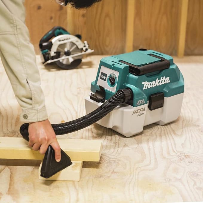Makita XCV11Z 18V LXT Lithium-Ion Brushless Cordless 2 Gallon HEPA Filter Portable Wet/Dry Dust Extractor/Vacuum, Tool Only