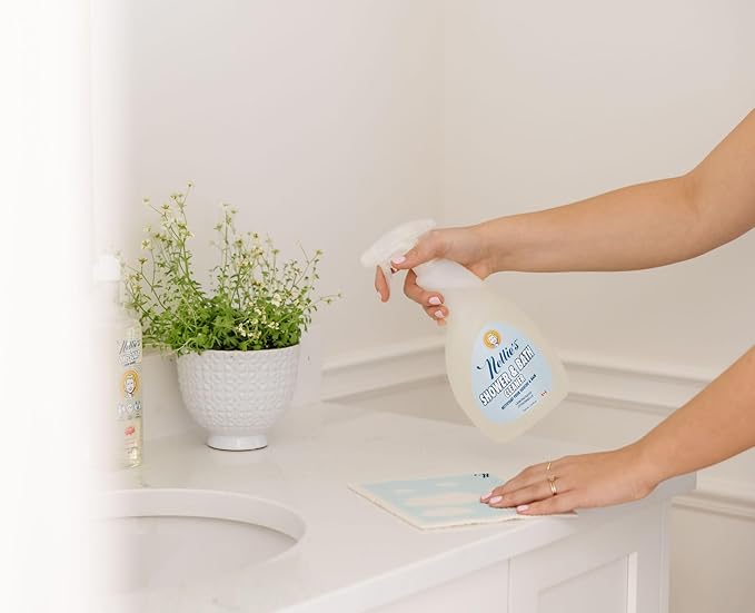 Nellie's All-Natural Shower and Bath Cleaner - Plant-Based Formula - Removes Soap Scum & Grime - Refreshing Lemongrass Scent - No Harsh Chemicals - Easy Daily or Deep Cleaning Solution