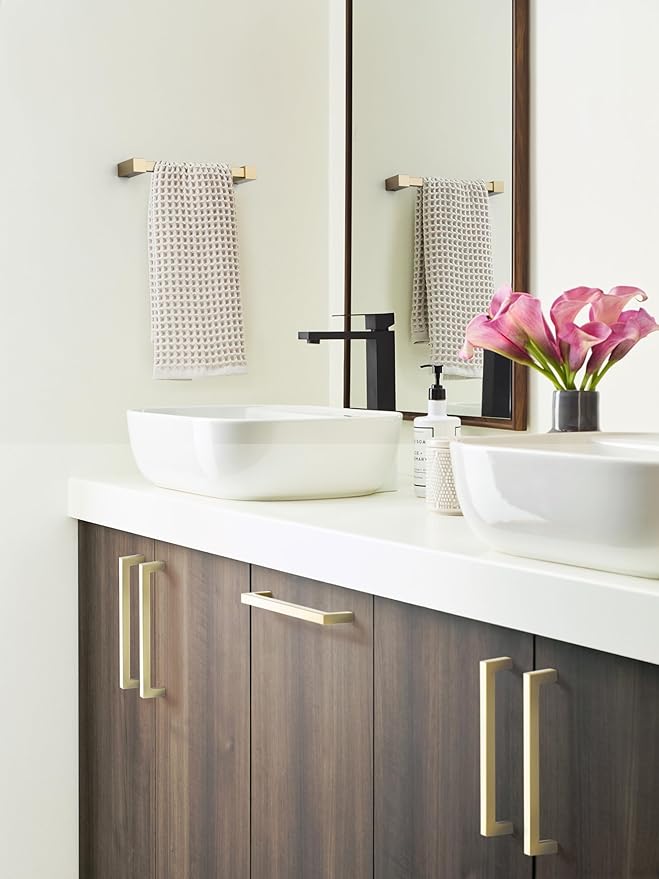 Amerock Monument Golden Champagne 8 inch (203mm) Towel Bar, BH36085BBZ